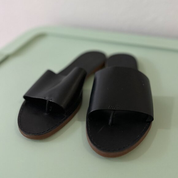 The Boardwalk Post Slide Sandal in Black - Picture 3 of 3